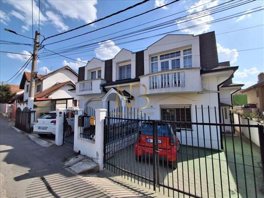 Prelepa PorodiČna KuĆa Od 204m2 Na 2,8ari Placa!