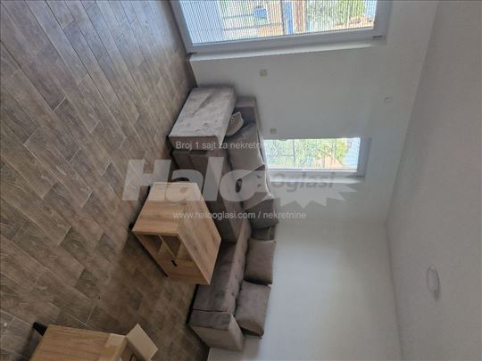 Zemun-Altina izdajem nov trosoban namešten stan 