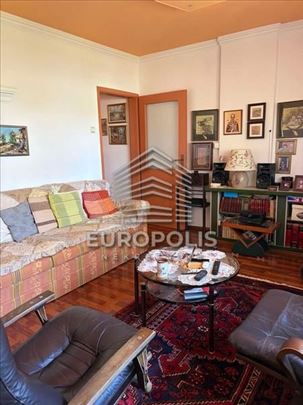 Zemun polje - sredjen stan sa lodjom i tavanom ID#