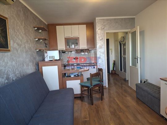 2.5, kompletno opremljen , Stari merkator
