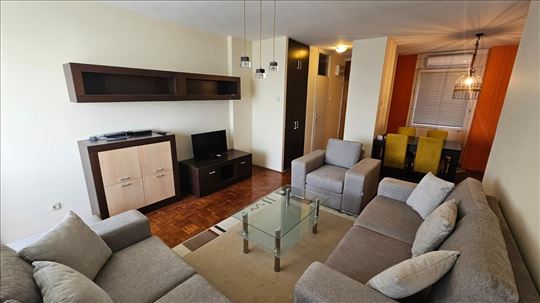 Blok 23, komforan, održavan stan, ID 2928
