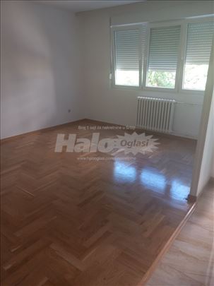 Izdajem stan - Trgovačka 32