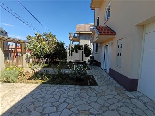 Kuća Pr+1+Pk,322m2, 5 ari uređenog dvorišta ID#183