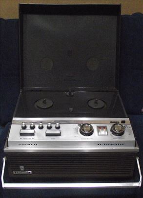 Legendarni GRUNDIG 245 u kvaru,za delove