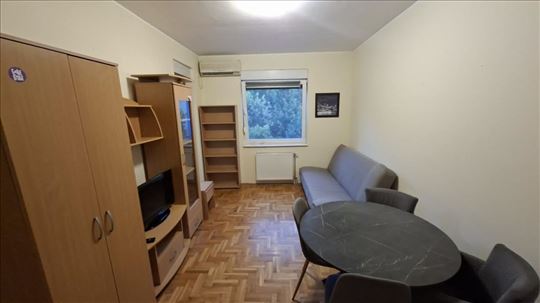 Jednoiposoban stan kod Sajma
