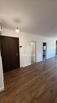 Nov, useljiv jednoiposoban stan 45 m²