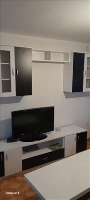 TV komoda crno-bela