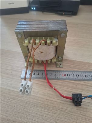 Veliki Trafo Transformator 33V