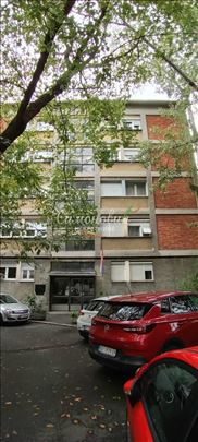 Zemun, Vrtlarska,2.5, 61m2, II,,terasa,cg,odličan