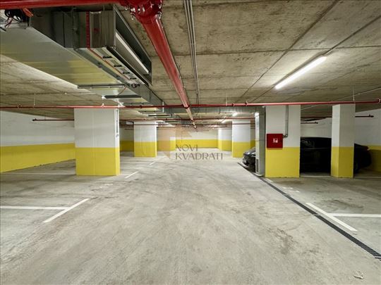 Komforno garažno mesto na betonu