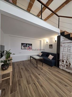 Komplet Renoviran. Pored Pijace i Keja