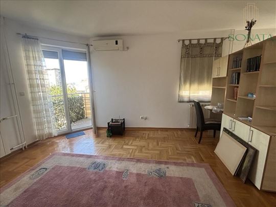Odličan 2.0 stan, prirodno okruženje