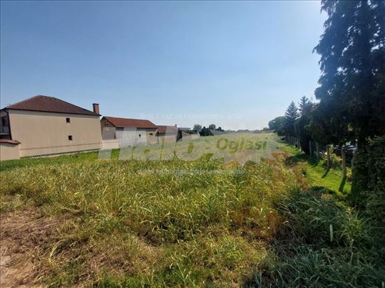 Plac u građevinskom području u Pećincima