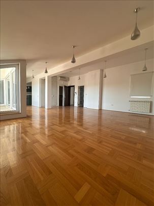 Vračar-Hram 3.0, terasa, garaža