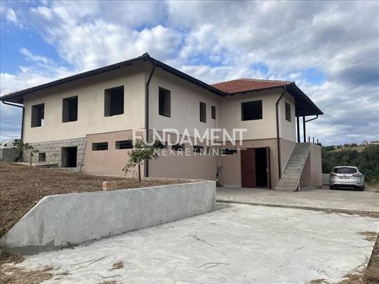 Misača 340m2, 6 ha, gradska voda, trof. struja ID#
