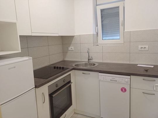 Odlična ponuda,stan sa dve spavaće,Kalenić, ID7473
