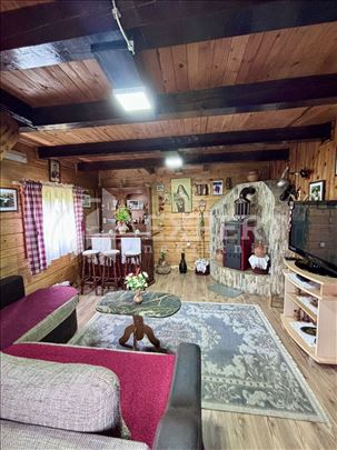 Vikendica - brvnara na Zlatiboru, 79 m2, plac 1