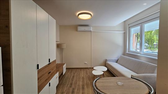 Izdaje se garsonjera u strogom centru Valjeva, 250