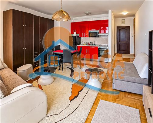 Izdaje se odlična garsonjera u Duvaništu, 38m2 sa