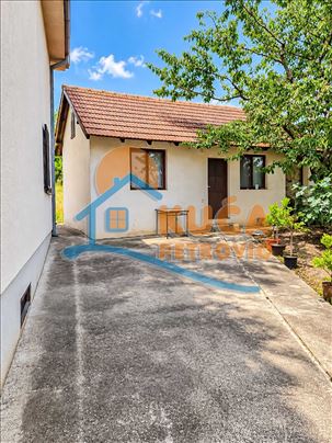 Lepa, ozakonjena, porodična kuća 200m2, pomoćni 