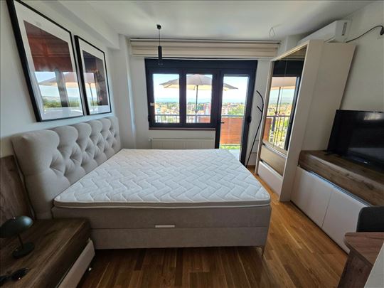 Lux apartman sa svim stvarima