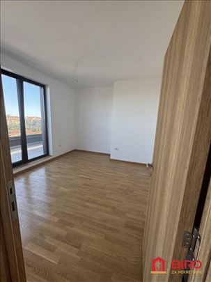 Lux cetvorosoban stan u Zemunu 115 m2