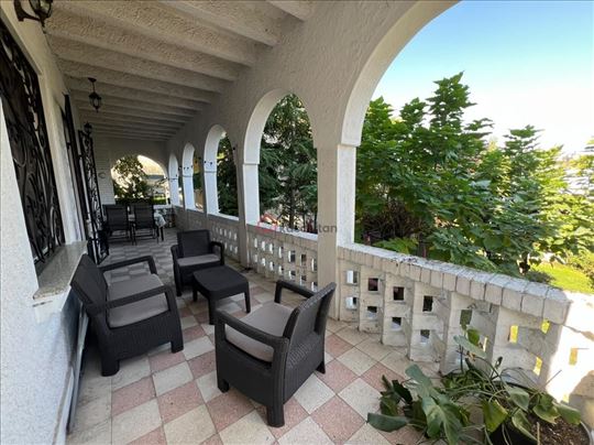 Luxury Family Home near International Schools
