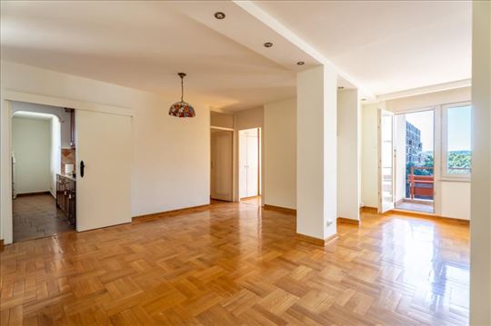 Novi Beograd, Blok 19A – Izuzetan petosoban stan 1