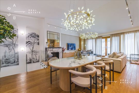 Retko u ponudi - 5.0 - 2 garazna - Penthouse