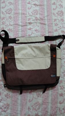 LowePro torba za laptop 17 inča
