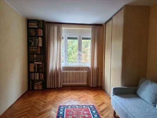 Dorćol, prvi sprat, 2.0, pogled na zelenilo, lift,