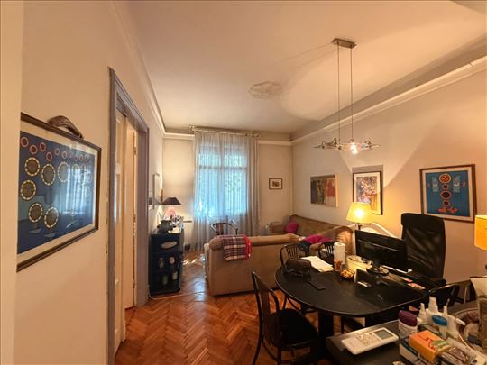 DOSITEJEVA–Salonski stan u srcu Starog grada |76m2