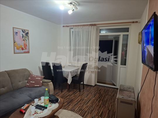 Izdaje se kompletno namešten stan u Borči