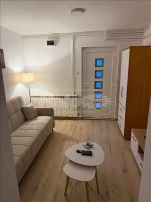 Izdajem Potpuno Renoviran i Opremljen Stan 25m2