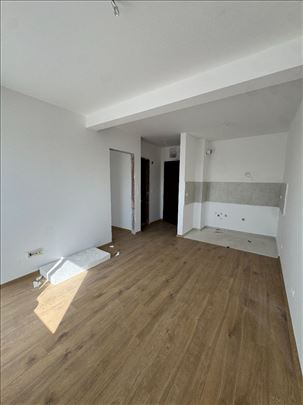 Kaluđerica, kod Tri tiganja 37m2 I sprat