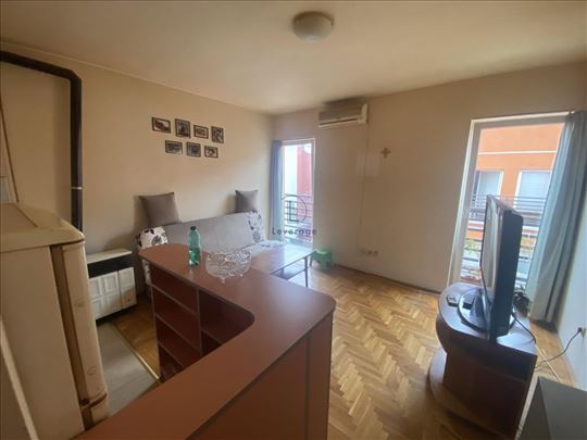 Karaburma, Dragoslava Srejovića, 24 M2