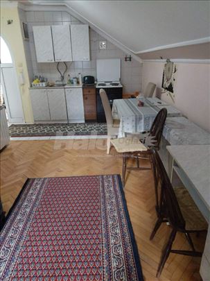 Lep 1.5 stan na Banjici