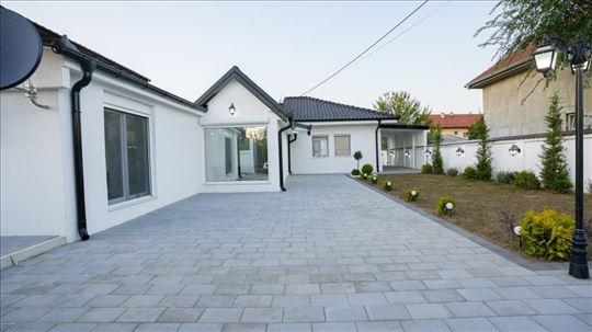 Luksuzna kuća, nameštena, 131m2