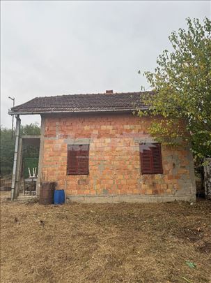 Na prodaju kuća u Vrbovnu