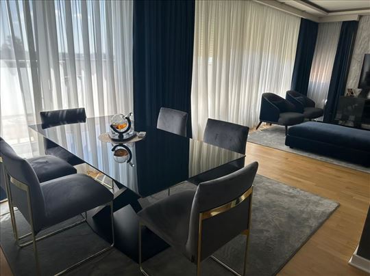 Penthouse u centru Stare Pazove