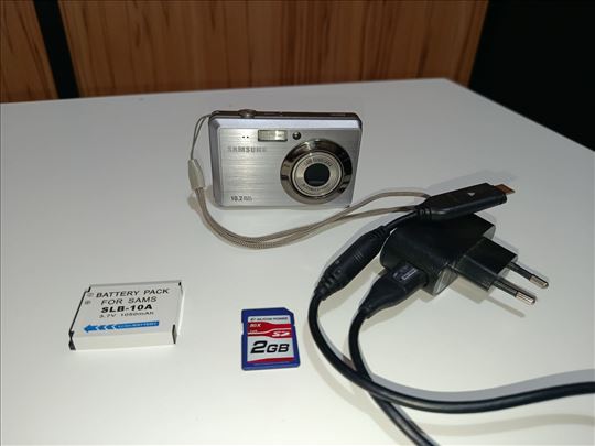 Samsung ES55 Digitalni Fotoaparat - Odlično Stanje