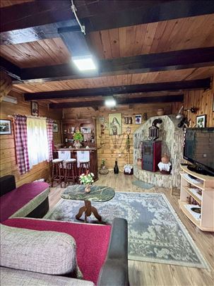 Vikendica - brvnara na Zlatiboru, 79 m2, plac 1