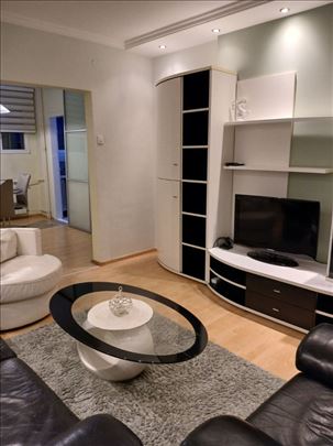 Blok 70a, funkcionalan, renoviran, ID 10360