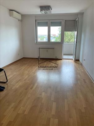Cara Dušana - Savršen raspored - Garaža u suterenu