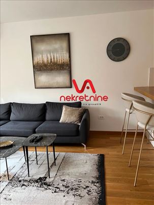 Lep Dvosoban Stan Novi Beograd 