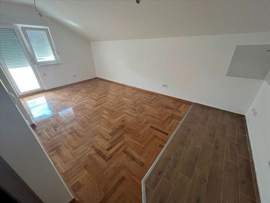 Nov, 41m2, 1.5, uknjizen, parking