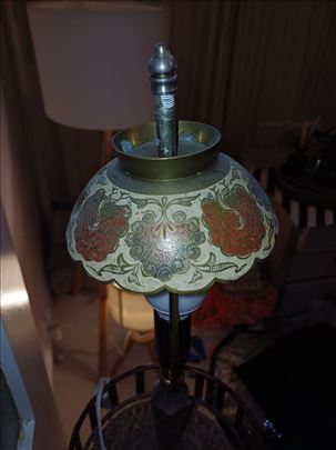 Starinska vintage stona lampa – oslikani abažur
