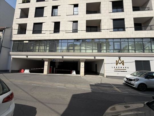 Garažno mesto na prodaju – Landmark Residence ID#2