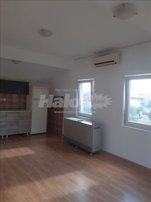 Izdajem stan 65m², Borča