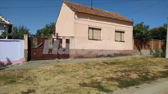 Kuća na prodaju u Divošu ( blizina Fruške Gore )